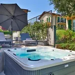 בית נופש Casa Marina Private Garden