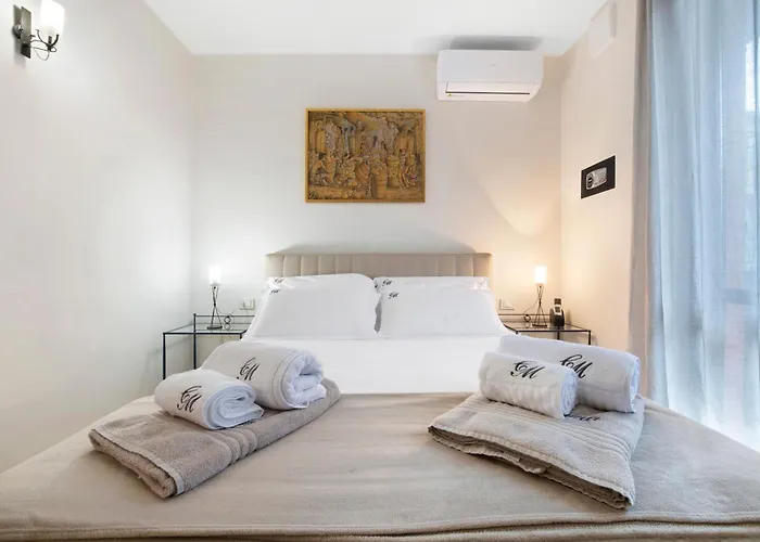 Casa Marina Private Garden Holiday home *